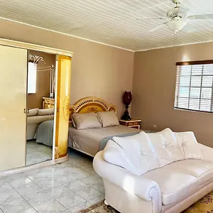 Deluxe Studio At The Hideaway Apartment St Mary